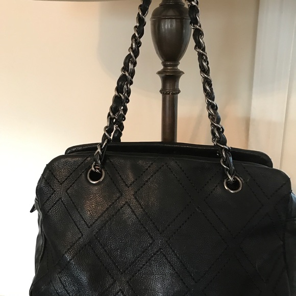 Chanel Diamond Stitch Tote - Picture 3 of 11